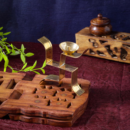 Sri Rudra Swastic Brass Diya (SR 02372)