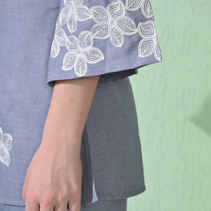 Myshka Women's Floral Embroidered SkyBlue Tunic with Trouser