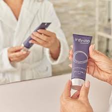 FOREVER INFINITE HYDRATING CLEANSER (118 ML)