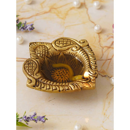 eCraftIndia Beige Ethnic Design Diyas