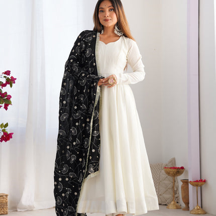 Lorenvalley Fashion White Vichitra Silk Fabric Fully Flared Anarkali Pant With Dupatta Set