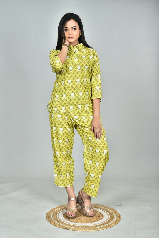 Morchari Digital Print Semi Muslin Co-Ord Set Top & Trouser-Multicolor