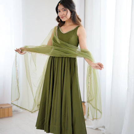 Lorenvalley Fashion Green Pure Romansilk Chanderi Fabric Yoke Fancy Lace Work Anarkali Kurta Pant With Dupatta Set