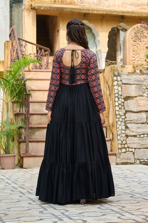 Lorenvalley Fashion Black Rayon Kutchi Gamthi Embroidered Work & Cotton Print Work Gown