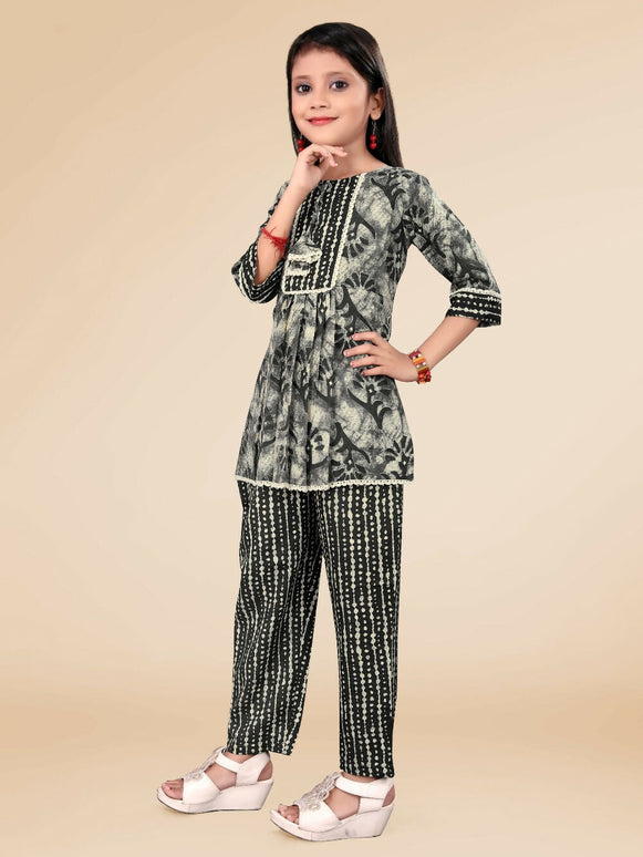 Divine Drape Girls Poly Cotton Black Printed Straight Kids Kurta Pant Set