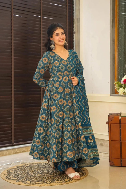 Sonakshi Women's Teal Maslin Digital Print Full Round Flair Anarkali Gown Set With Dupatta