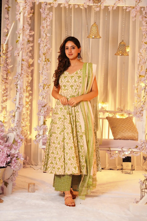 Sonakshi Women's Green Maslin Digital Print Full Round Flair Anarkali Gown Set With Dupatta