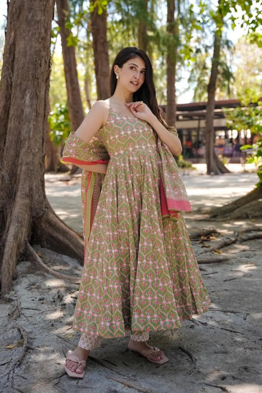 Sonakshi Women's Green Maslin Digital Print Full Round Flair Anarkali Gown Set With Dupatta