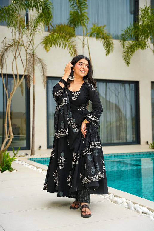 Sonakshi Women's Black Mal cottan Digital Print Full Round Flair Anarkali Gown Set With Dupatta