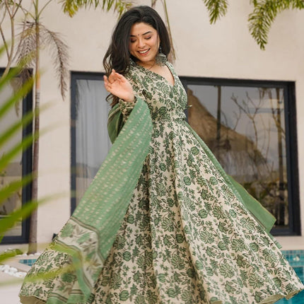 Sonakshi Women's Green Mal cottan Digital Print Full Round Flair Anarkali Gown Set With Dupatta