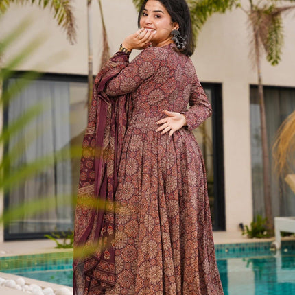 Sonakshi Women's Marron Mal cottan Digital Print Full Round Flair Anarkali Gown Set With Dupatta