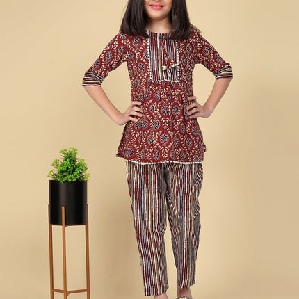 Divine Drape Girls Poly Cotton Maroon Printed Straight Kids Kurta Pant Set