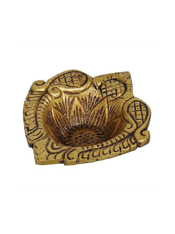 eCraftIndia Beige Ethnic Design Diyas