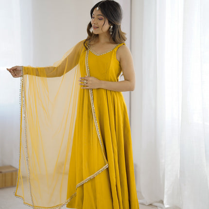 Lorenvalley Fashion Yellow Pure Romansilk Chanderi Fabric Yoke Fancy Lace Work Anarkali Kurta Pant With Dupatta Set