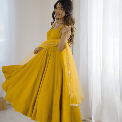 Lorenvalley Fashion Yellow Pure Romansilk Chanderi Fabric Yoke Fancy Lace Work Anarkali Kurta Pant With Dupatta Set