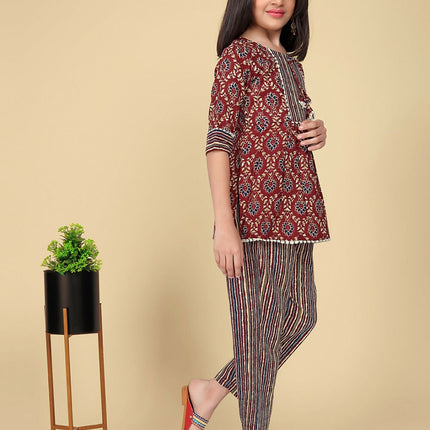 Divine Drape Girls Poly Cotton Maroon Printed Straight Kids Kurta Pant Set