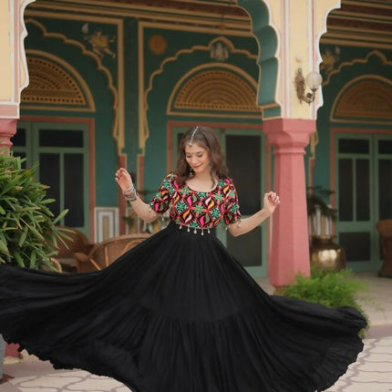 Aastha Fashion Black 14 kg Reyon Kutchi Gamthi Kodi Work Party Wear Designer Gown