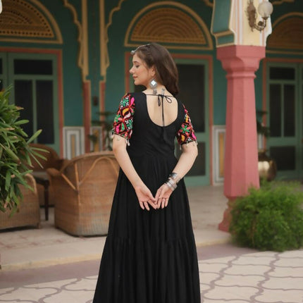 Aastha Fashion Black 14 kg Reyon Kutchi Gamthi Kodi Work Party Wear Designer Gown