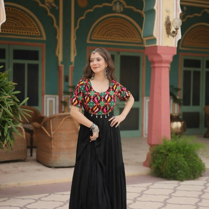 Aastha Fashion Black 14 kg Reyon Kutchi Gamthi Kodi Work Party Wear Designer Gown