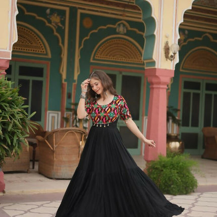 Aastha Fashion Black 14 kg Reyon Kutchi Gamthi Kodi Work Party Wear Designer Gown